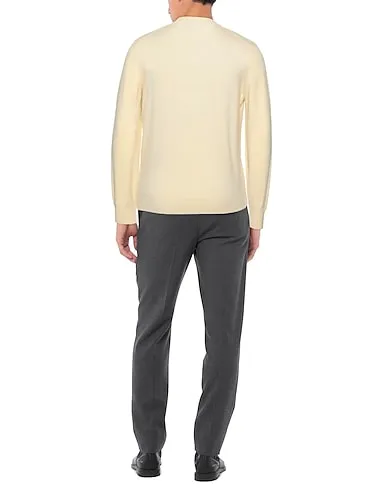 https://images.styletyx.com/images/light-yellow-knitted-cashmere-blend-brunello-cucinelli-1003978237_3.webp