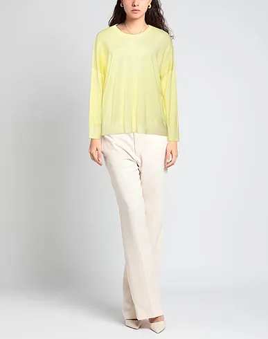 https://images.styletyx.com/images/light-yellow-knitted-cashmere-blend-malo-12982065_2.webp