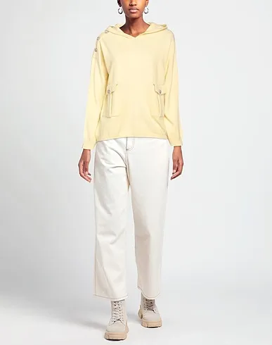 https://images.styletyx.com/images/light-yellow-knitted-sweater-clips-2865102_2.webp
