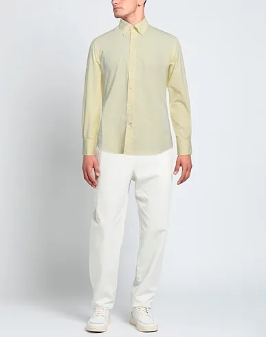 https://images.styletyx.com/images/light-yellow-plain-weave-solid-color-shirt-brunello-cucinelli-3297541_2.webp
