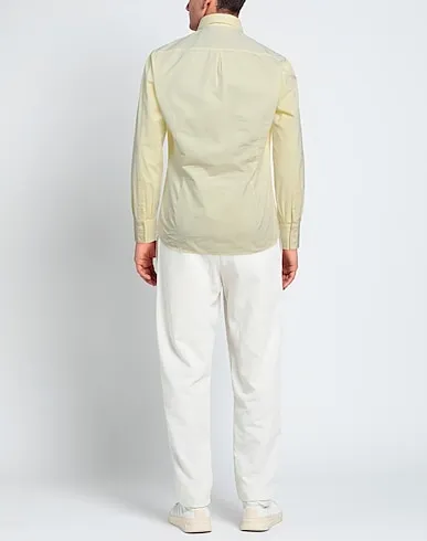 https://images.styletyx.com/images/light-yellow-plain-weave-solid-color-shirt-brunello-cucinelli-3297541_3.webp