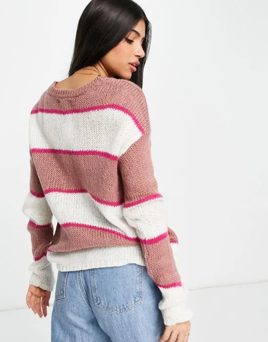 https://images.styletyx.com/images/lightweight-knit-sweater-in-pink-and-white-stripe-jdy-12911000_2.webp
