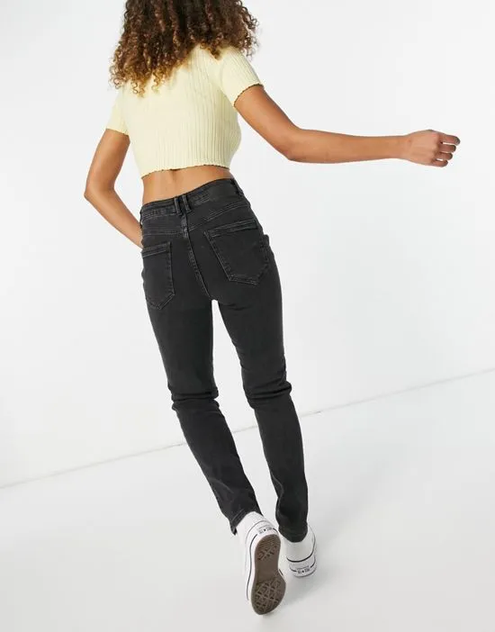 https://images.styletyx.com/images/lili-slim-mom-jeans-in-washed-black-pieces-13317133_2.webp