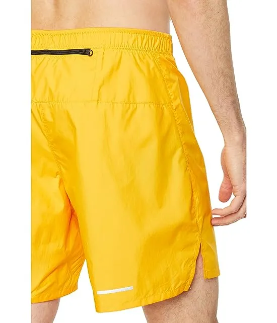 https://images.styletyx.com/images/limitless-run-shorts-the-north-face-13233838_3.webp