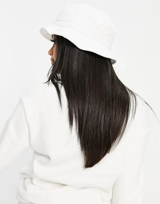 https://images.styletyx.com/images/logo-bucket-hat-in-white-adidas-2823799_4.webp