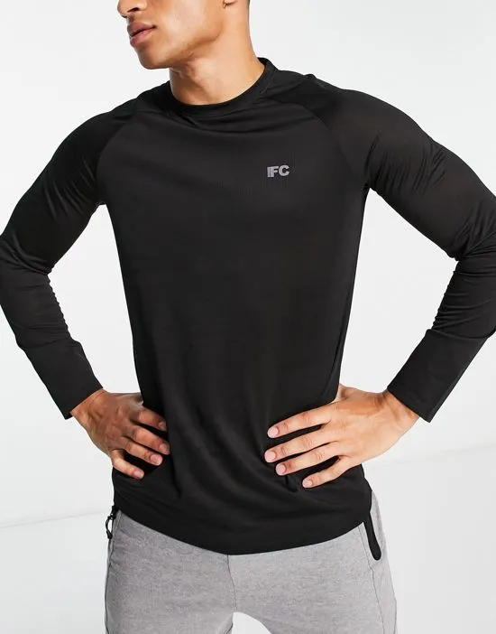https://images.styletyx.com/images/long-sleeve-training-top-in-black-french-connection-sport-13509019_4.webp