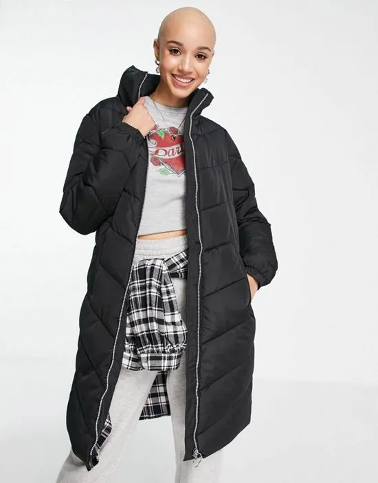 https://images.styletyx.com/images/longline-chevron-padded-coat-in-black-jdy-1916138_3.webp