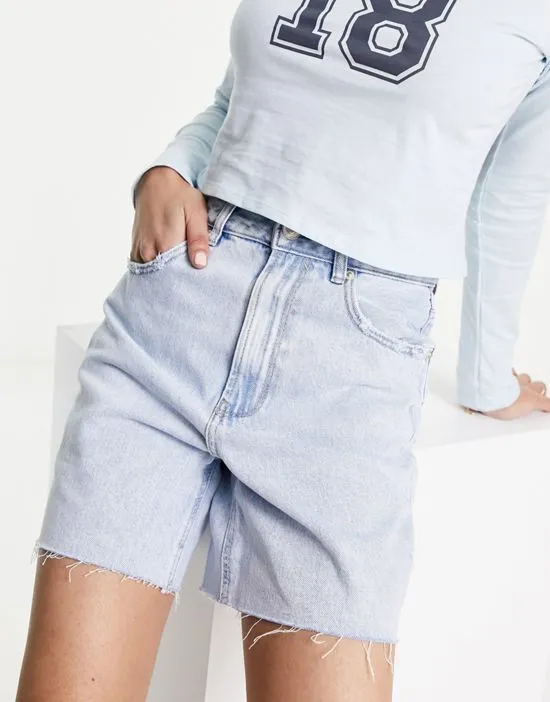 https://images.styletyx.com/images/longline-denim-shorts-in-light-blue-stradivarius-13292865_1.webp