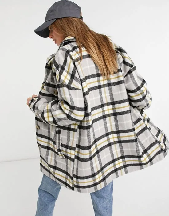 https://images.styletyx.com/images/longline-shacket-in-cream-and-blue-plaid-vero-moda-13336986_2.webp