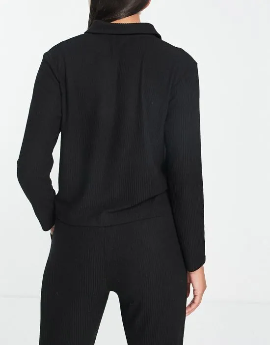 https://images.styletyx.com/images/lounge-super-soft-collared-top-sweatpants-set-in-black-asos-design-3030758_4.webp