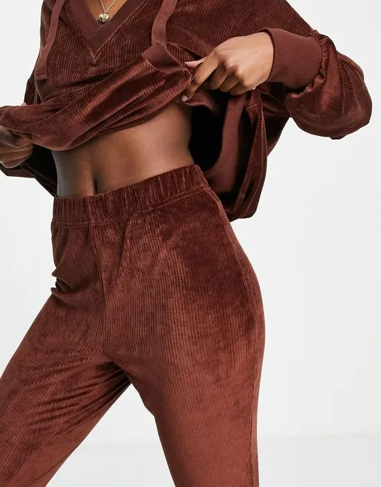 https://images.styletyx.com/images/lounge-velour-open-neck-sweat-legging-set-in-chocolate-asos-design-1842327_3.webp