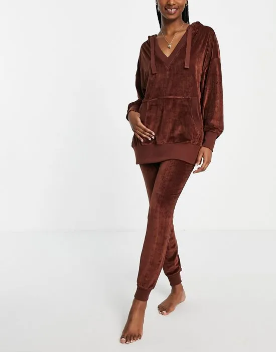 https://images.styletyx.com/images/lounge-velour-open-neck-sweat-legging-set-in-chocolate-asos-design-1842327_4.webp