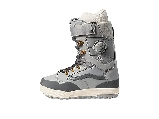 https://images.styletyx.com/images/luna-ventana-pro-snowboard-boots-vans-309246185_4.webp