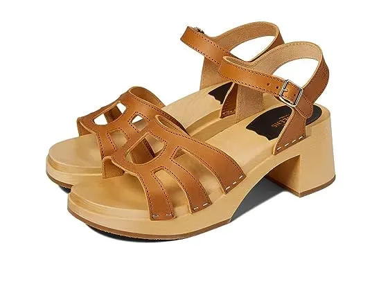 https://images.styletyx.com/images/luxury-sandal-swedish-hasbeens-1962276_1.webp