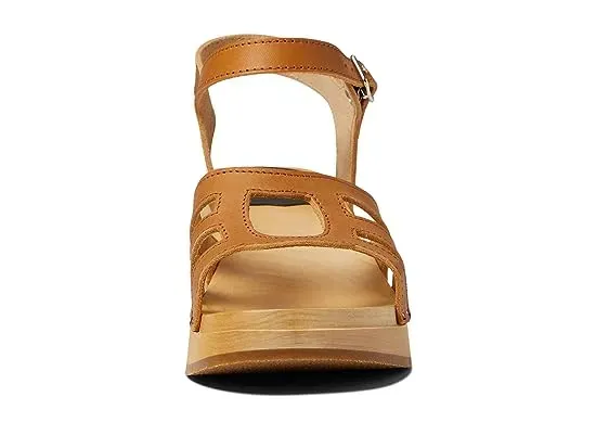 https://images.styletyx.com/images/luxury-sandal-swedish-hasbeens-1962276_2.webp