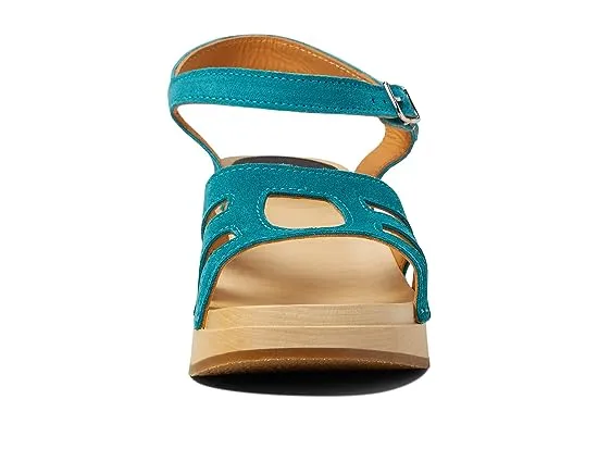 https://images.styletyx.com/images/luxury-sandal-swedish-hasbeens-1962282_2.webp