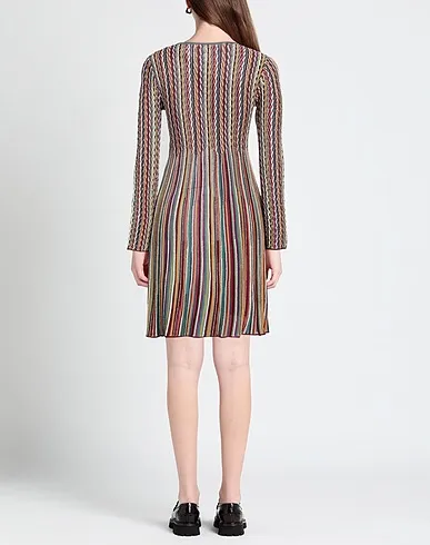 https://images.styletyx.com/images/magenta-knitted-short-dress-m-missoni-1000072996_3.webp