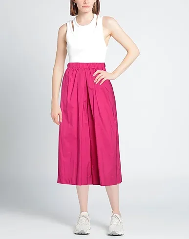 https://images.styletyx.com/images/magenta-plain-weave-cropped-pants-culottes-corte-dei-gonzaga-1213094672_2.webp