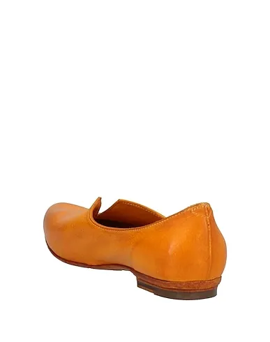 https://images.styletyx.com/images/mandarin-leather-loafers-open-closed-shoes-13249182_3.webp