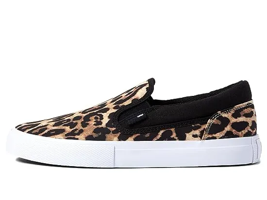 https://images.styletyx.com/images/manual-slip-on-vegan-dc-2616827_4.webp
