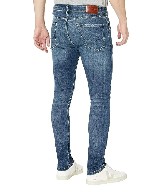 https://images.styletyx.com/images/mason-pepe-jeans-3108189_2.webp