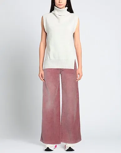 https://images.styletyx.com/images/mauve-velvet-casual-pants-diesel-711904655_2.webp