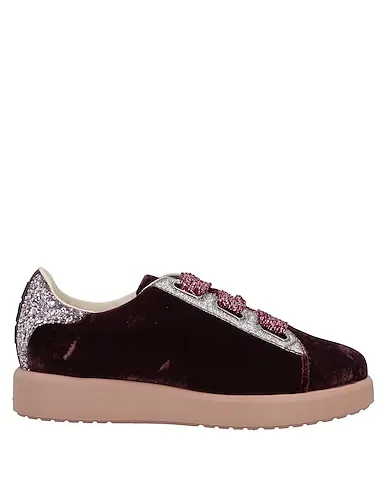 https://images.styletyx.com/images/mauve-velvet-sneakers-181-1134185_1.webp