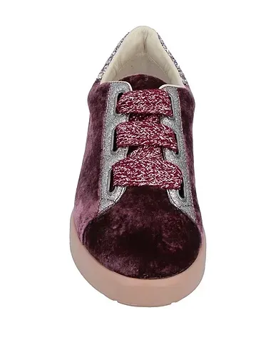 https://images.styletyx.com/images/mauve-velvet-sneakers-181-1134185_4.webp