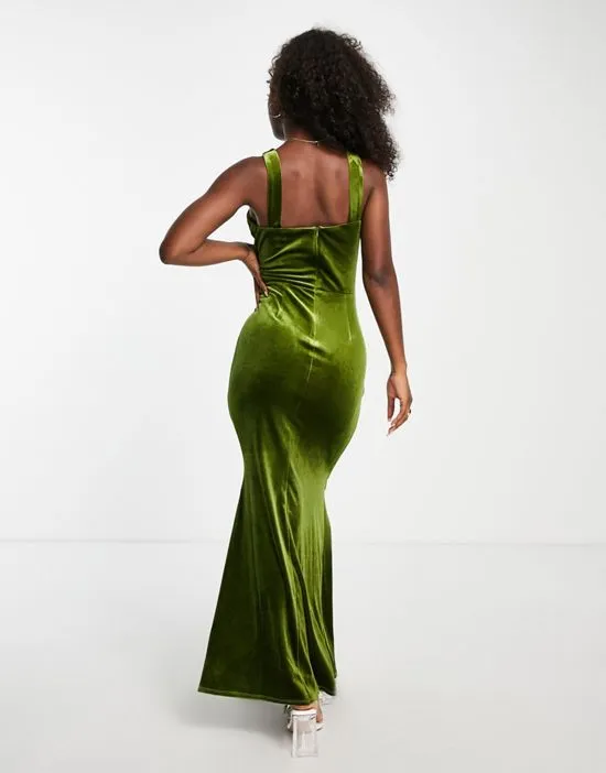 https://images.styletyx.com/images/maxi-dress-with-keyhole-detail-in-olive-green-velvet-little-mistress-2709594_2.webp