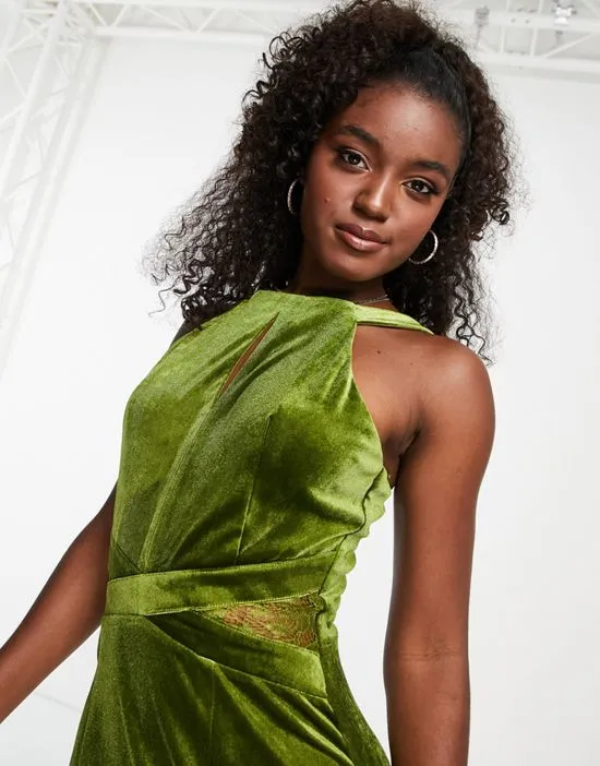 https://images.styletyx.com/images/maxi-dress-with-keyhole-detail-in-olive-green-velvet-little-mistress-2709594_4.webp