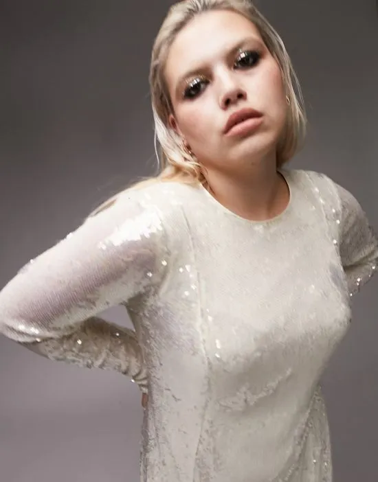 https://images.styletyx.com/images/maxi-sequin-dress-in-ivory-topshop-curve-1693271441_3.webp