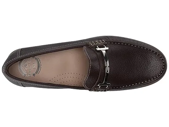 https://images.styletyx.com/images/mens-leather-made-in-brazil-lightweight-loafer-with-bit-buckle-driver-club-usa-2664551_2.webp