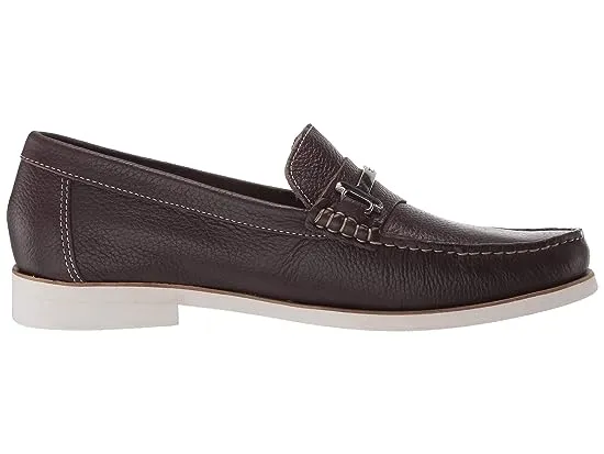 https://images.styletyx.com/images/mens-leather-made-in-brazil-lightweight-loafer-with-bit-buckle-driver-club-usa-2664551_5.webp