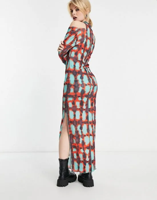 https://images.styletyx.com/images/mesh-tie-dye-check-print-cut-out-detail-maxi-dress-in-multi-annorlunda-13002737_2.webp