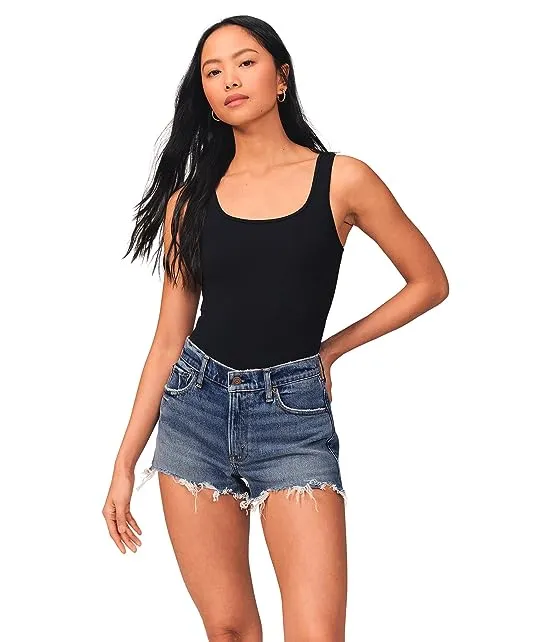 https://images.styletyx.com/images/mid-rise-mom-shorts-abercrombie-fitch-1906470851_1.webp