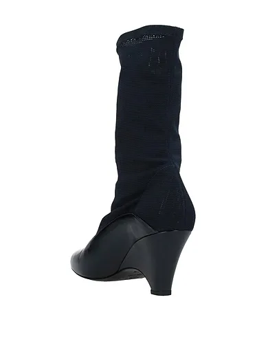 https://images.styletyx.com/images/midnight-blue-knitted-ankle-boot-laurence-dacade-908618_3.webp