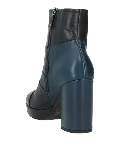 https://images.styletyx.com/images/midnight-blue-leather-ankle-boot-alberto-fermani-1004913823_3.webp