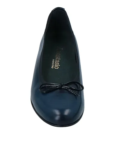 https://images.styletyx.com/images/midnight-blue-leather-ballet-flats-anastasio-13025977_4.webp