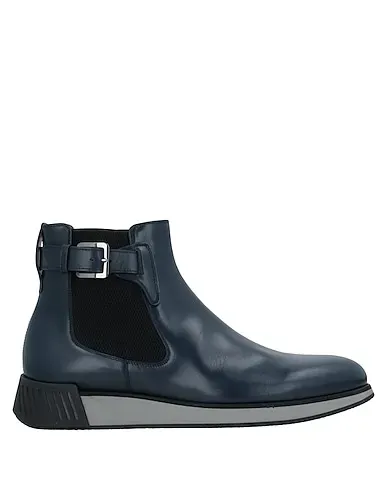 https://images.styletyx.com/images/midnight-blue-leather-boots-sergio-rossi-3190079_1.webp