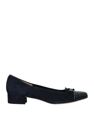https://images.styletyx.com/images/midnight-blue-leather-pump-luca-grossi-2873546_1.webp