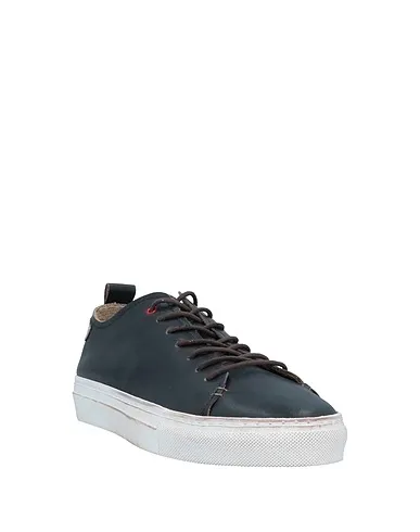 https://images.styletyx.com/images/midnight-blue-leather-sneakers-wally-walker-1350636293_2.webp