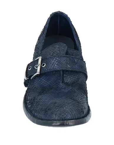 https://images.styletyx.com/images/midnight-blue-loafers-open-closed-shoes-652052_4.webp