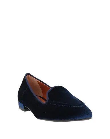https://images.styletyx.com/images/midnight-blue-velvet-loafers-islo-isabella-lorusso-998484656_2.webp