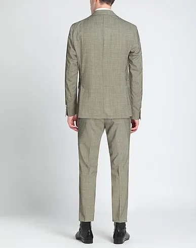 https://images.styletyx.com/images/military-green-cool-wool-suits-eduard-dressler-1703550291_2.webp