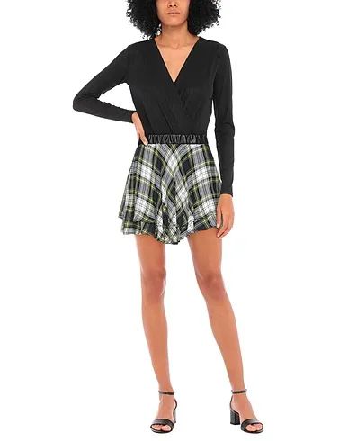 https://images.styletyx.com/images/military-green-flannel-mini-skirt-8pm-775567_2.webp