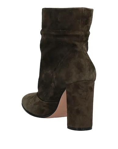 https://images.styletyx.com/images/military-green-leather-ankle-boot-gianvito-rossi-13212352_3.webp