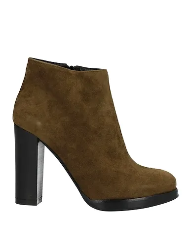 https://images.styletyx.com/images/military-green-leather-ankle-boot-studio-malori-roma-2196231_1.webp
