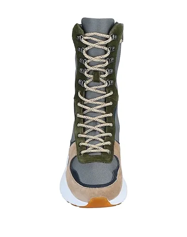 https://images.styletyx.com/images/military-green-leather-ankle-boot-tory-burch-1620656_4.webp