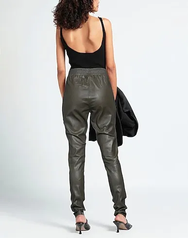 https://images.styletyx.com/images/military-green-leather-casual-pants-goosecraft-13592763_3.webp