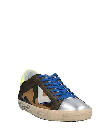 https://images.styletyx.com/images/military-green-leather-sneakers-4b12-13225741_2.webp
